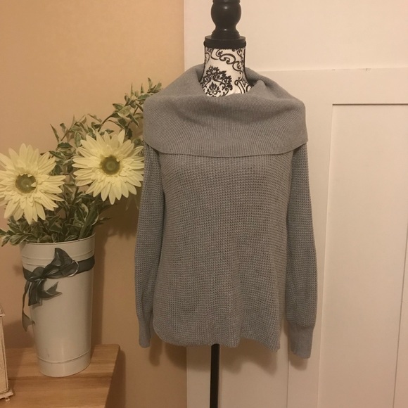 Michael Kors Sweater - Picture 2 of 8